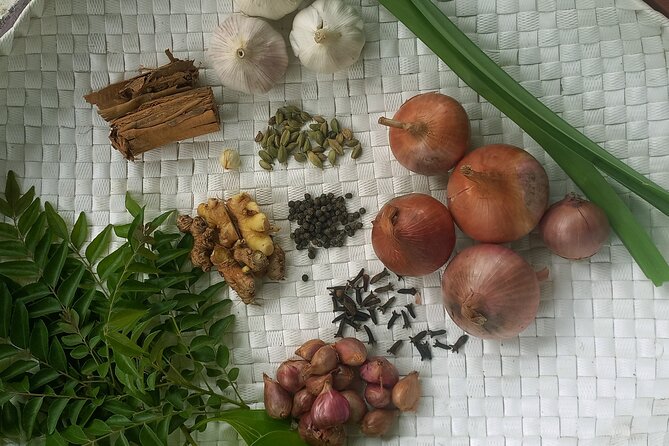 Sri Lankan cooking class with Nilu Kandy( FREE PICKUP & Drop) - Working With Sri Lankan Spices Without Fear