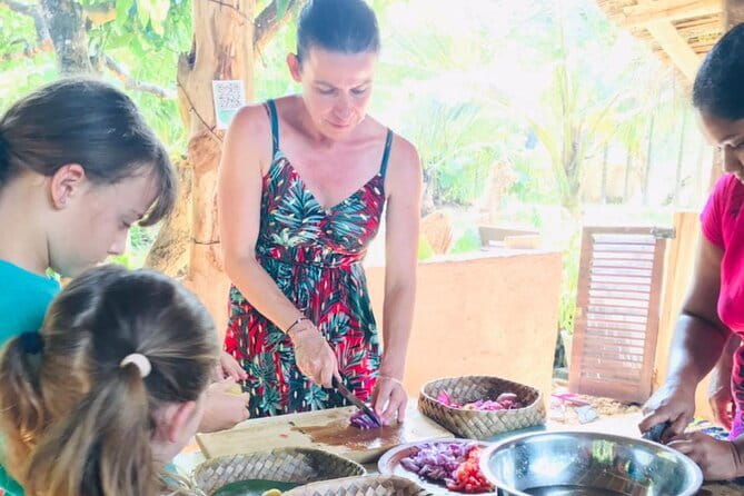 Sri Lankan Privet Cooking Class with Lunch - Sri Lankan private cooking class in Sigiriya: 8 curries, real tools, real taste