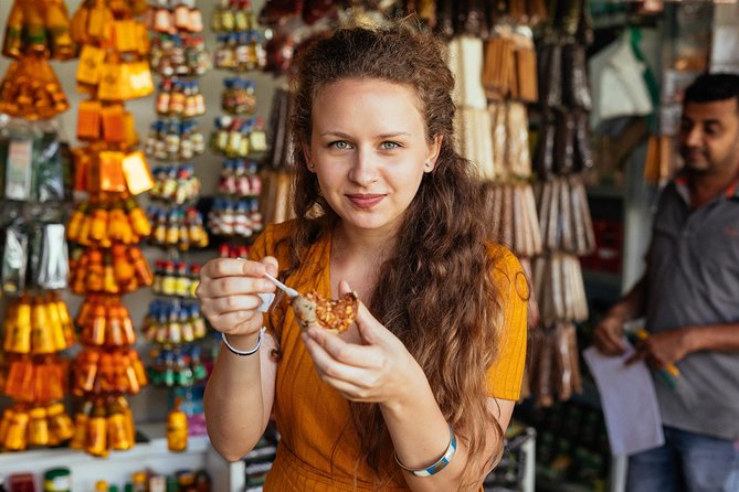 The 10 Tastings of Kandy With Locals: Private Street Food Tour - Passing Bogambara Prison: history as a quick scenic pause