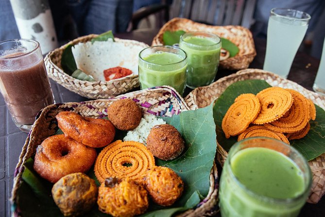 The 10 Tastings of Kandy With Locals: Private Street Food Tour - Kandy Lake viewpoint, and the optional Joy Boats ride