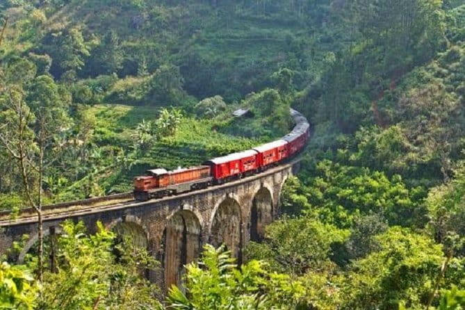Train tickets from Kandy to Nuwara Eliya or Hatton Station - Where you join the train and how check-in works