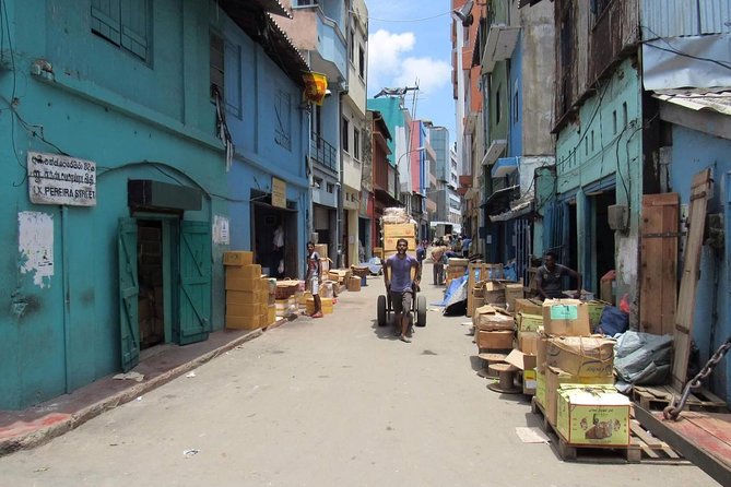 Tuk It Easy Colombo - Coffee, spices, street food, and rooftop drinks