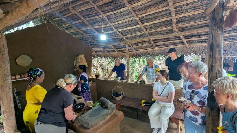 Udawalawe: Farm to Table Cooking & Authe: Village Experience - Cinnamon tea welcome and the start of your village loop