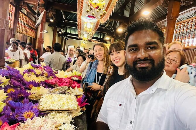 Unforgettable Experience on a Private Day Tour of Kandy City - Private Pickup and The Rhythm of a 5 to 8 Hour Day
