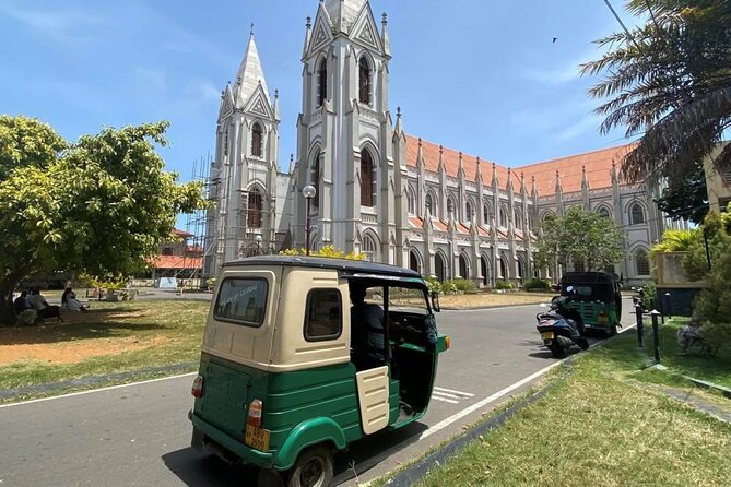 Visit Negombo by Scooty - All Inclusive - Stop 5: Sri Mutthu Mari Amman Temple, Dravidian-style worship