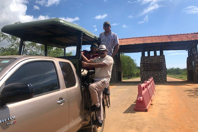 Yala Safari Half Day Tour - Breakfast, water, and other comforts that matter at 5:00 AM
